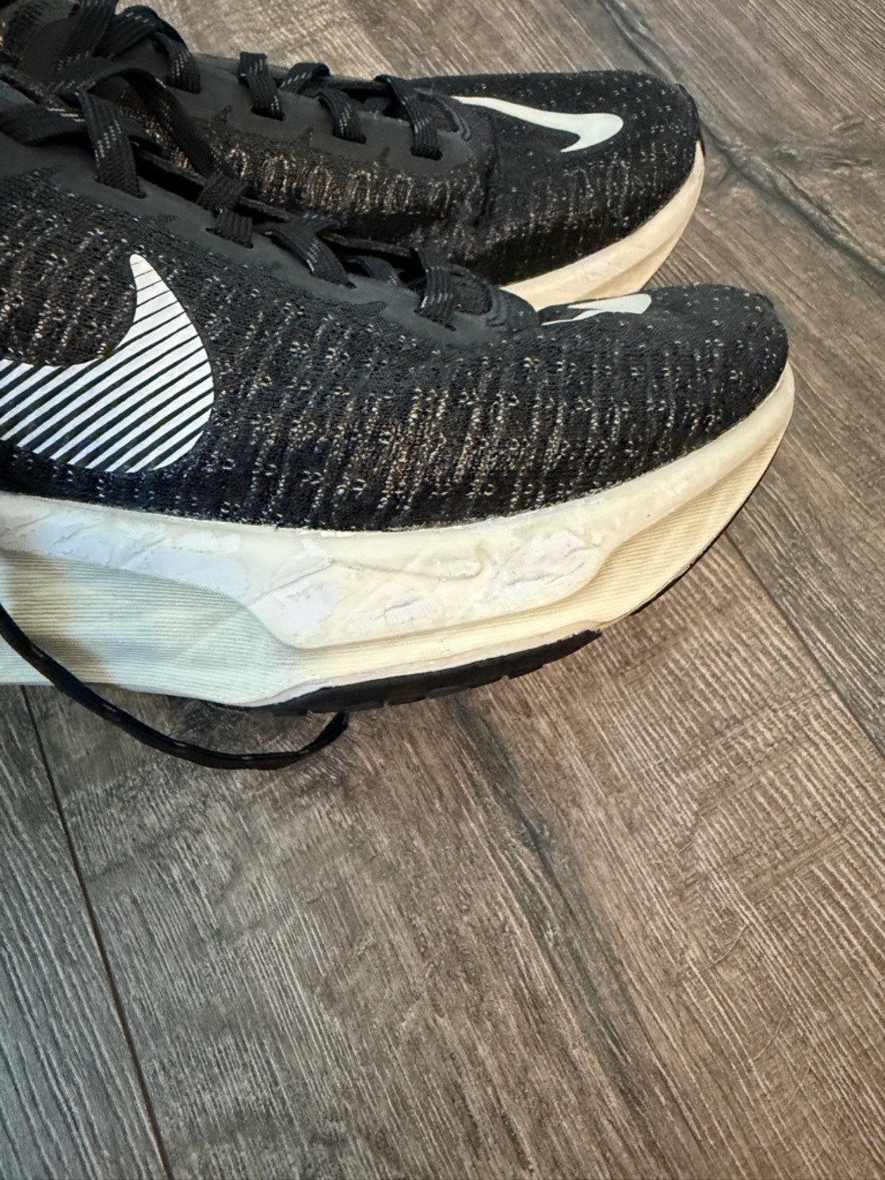 Women’s Nike Invincible 3 - Picture 9 of 11
